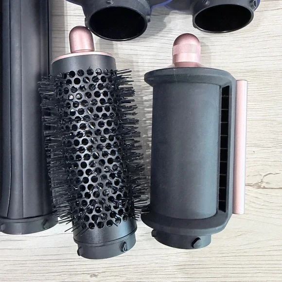 Dyson Special Edition Airwrap ™ Multi-Styler
Complete Long - Picture 10 of 14